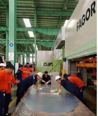 携手绿色工厂，打造高端翻译服务基地